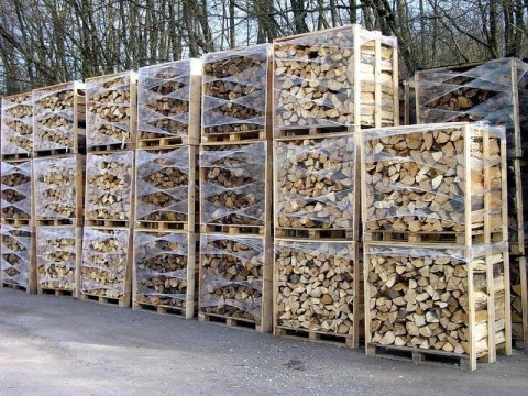 Stapels brandhout aanwezig  gratis bezorging 