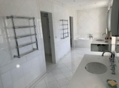 LUXUEUS HUIS  MET LIFT TE AVINYONET DEL PENEDES BARCELONA € 3 000 00