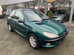 Peugeot 206 1 6 16V XT Automaat Panoramadak