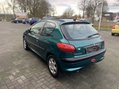 Peugeot 206 1 6 16V XT Automaat Panoramadak