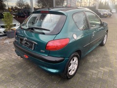 Peugeot 206 1 6 16V XT Automaat Panoramadak