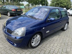 Stoere en sportieve Renault Clio 1 6 16V Initiale van 2001 151 142 km